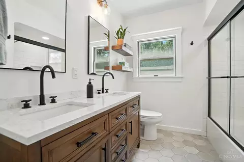 Bath - 4101 Sherel Ln, Cincinnati, OH 45209 photo 1 of 7