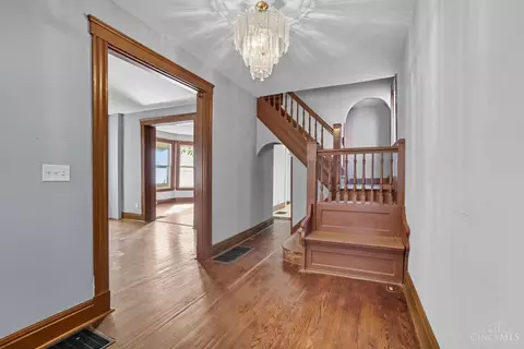 Entry Way - 3121 Harvard Ave, Cincinnati, OH 45207 photo 1 of 4