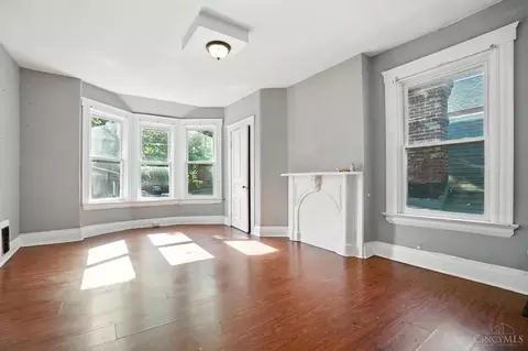 Living - 3121 Harvard Ave, Cincinnati, OH 45207 photo 3 of 3