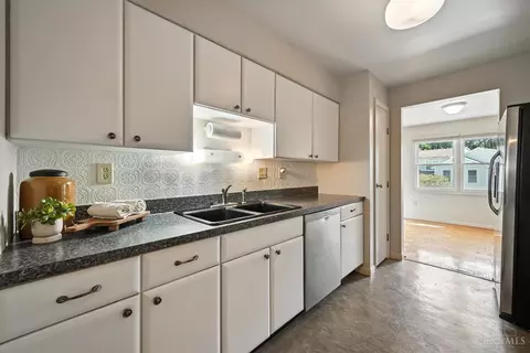 Kitchen - 1285 Ebenezer Rd, Cincinnati, OH 45233 photo 5 of 5