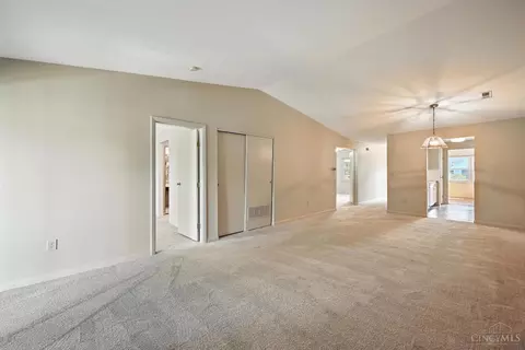 Living - 1285 Ebenezer Rd, Cincinnati, OH 45233 photo 4 of 4