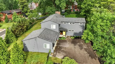 400 Rawson Woods Ln, Cincinnati, OH 45220