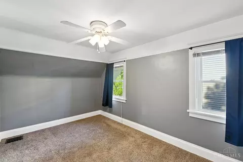 Bedroom - 3137 Gloss Ave, Cincinnati, OH 45213 photo 4 of 5