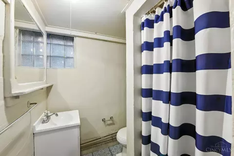 Bath - 3137 Gloss Ave, Cincinnati, OH 45213 photo 2 of 2