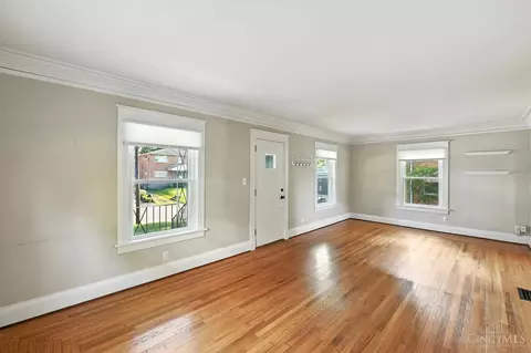 Living - 3137 Gloss Ave, Cincinnati, OH 45213 photo 2 of 5