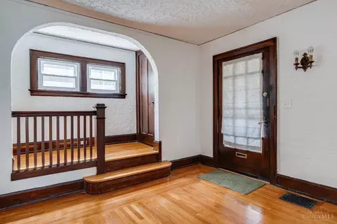 1930 Crane Ave, Cincinnati, OH 45207 photo 5