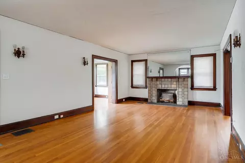 1930 Crane Ave, Cincinnati, OH 45207 photo 8