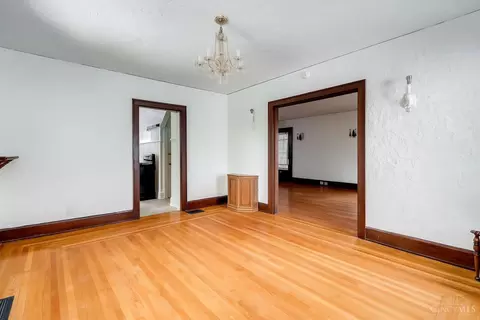1930 Crane Ave, Cincinnati, OH 45207 photo 11