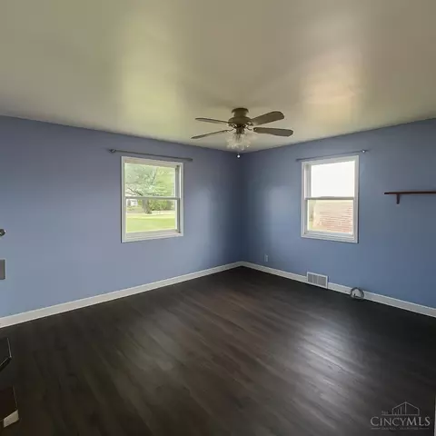 Living - 116 Eggerding Dr, Lockland, OH 45215 photo 4 of 4