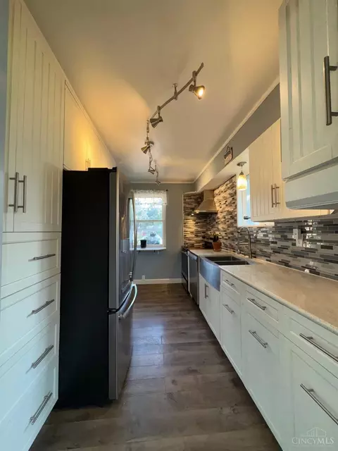 Kitchen - 116 Eggerding Dr, Lockland, OH 45215 photo 3 of 3