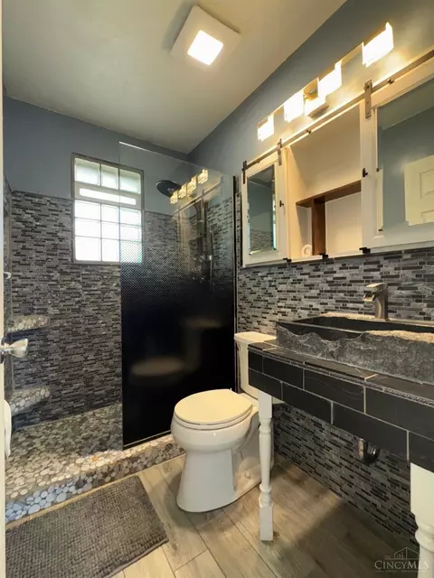 Bath - 116 Eggerding Dr, Lockland, OH 45215 photo 1 of 3