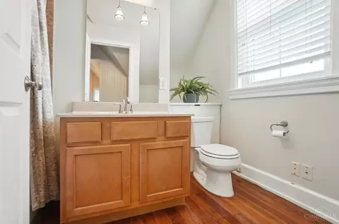 Bath - 2728 Hackberry St, Cincinnati, OH 45206 photo 7 of 8