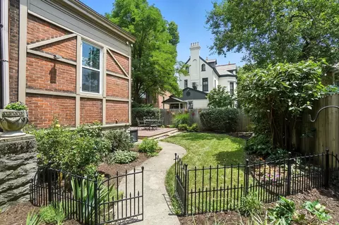 Exterior - 2728 Hackberry St, Cincinnati, OH 45206 photo 5 of 8