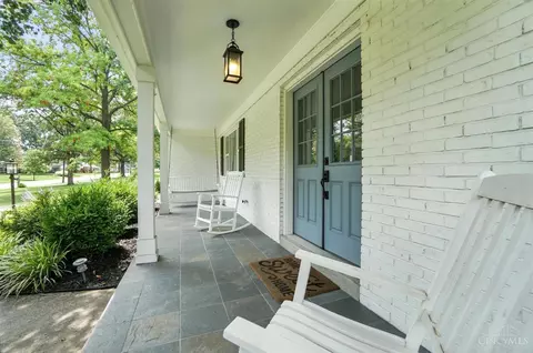 Exterior - 10007 Windzag Ln, Montgomery, OH 45242 photo 3 of 15
