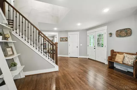 Entry Way - 10007 Windzag Ln, Montgomery, OH 45242 photo 2 of 5