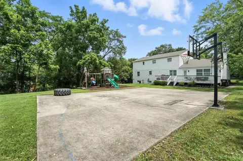 Exterior - 10007 Windzag Ln, Montgomery, OH 45242 photo 10 of 15