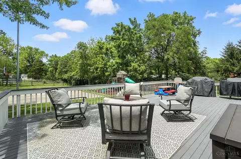 Exterior - 10007 Windzag Ln, Montgomery, OH 45242 photo 7 of 15