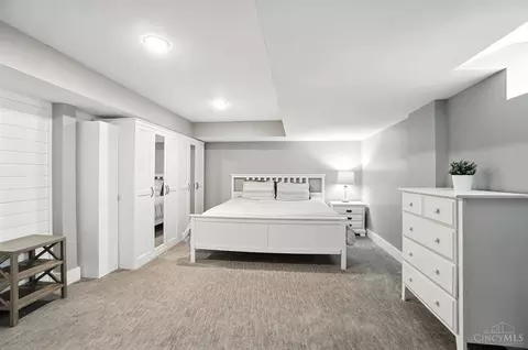 Bedroom - 10007 Windzag Ln, Montgomery, OH 45242 photo 10 of 10