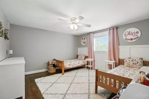 Bedroom - 10007 Windzag Ln, Montgomery, OH 45242 photo 4 of 10