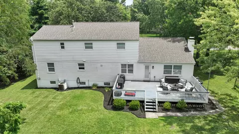 Exterior - 10007 Windzag Ln, Montgomery, OH 45242 photo 4 of 15