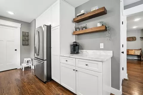 Kitchen - 10007 Windzag Ln, Montgomery, OH 45242 photo 5 of 5