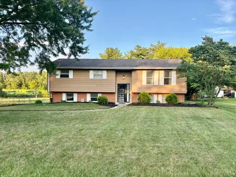 3102 Pearl Dr, Franklin, OH 45005