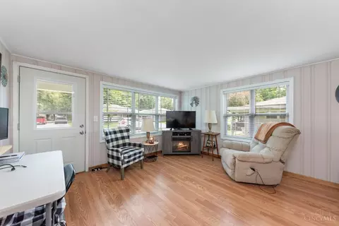 Living - 322 Brown St, Georgetown, OH 45121 photo 1 of 2
