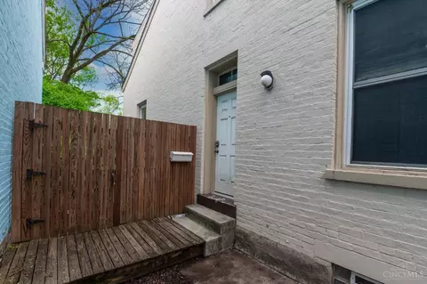 3157 Bishop St, Cincinnati, OH 45220 photo 27