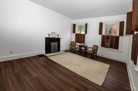 3157 Bishop St, Cincinnati, OH 45220 photo 3