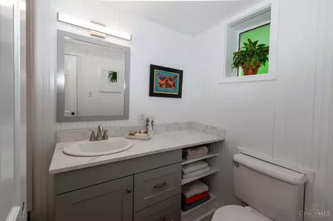 3157 Bishop St, Cincinnati, OH 45220 photo 8
