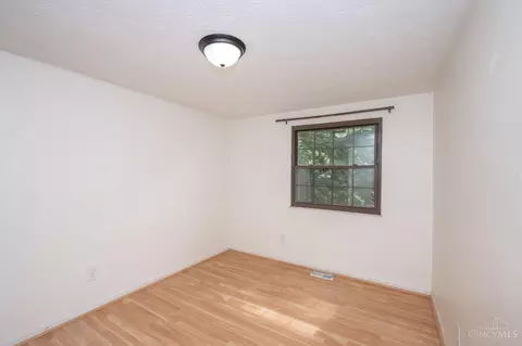 Bedroom - 785 Lind Pl, Mason, OH 45040 photo 3 of 7