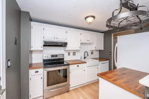 Kitchen - 785 Lind Pl, Mason, OH 45040 photo 1 of 6