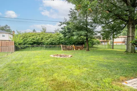 Exterior - 785 Lind Pl, Mason, OH 45040 photo 3 of 14