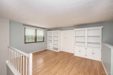 Living - 785 Lind Pl, Mason, OH 45040 photo 1 of 12