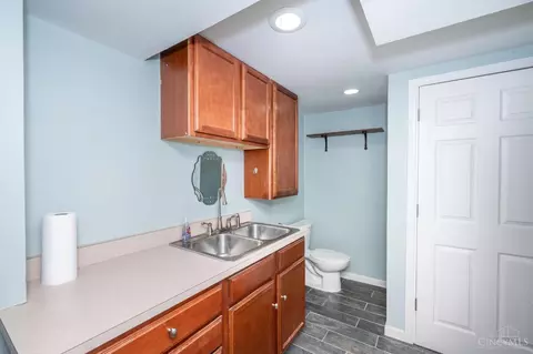 Bath - 785 Lind Pl, Mason, OH 45040 photo 2 of 2