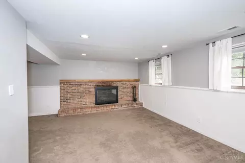 Living - 785 Lind Pl, Mason, OH 45040 photo 7 of 12