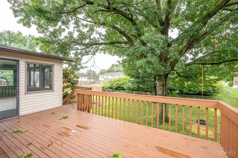 Exterior - 785 Lind Pl, Mason, OH 45040 photo 10 of 14