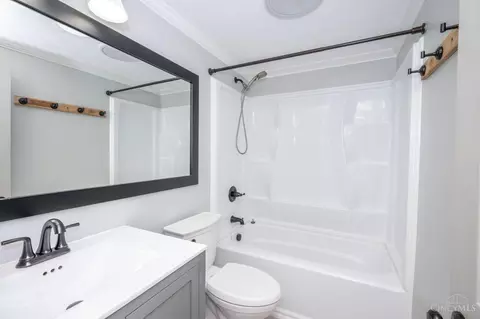 Bath - 785 Lind Pl, Mason, OH 45040 photo 1 of 2