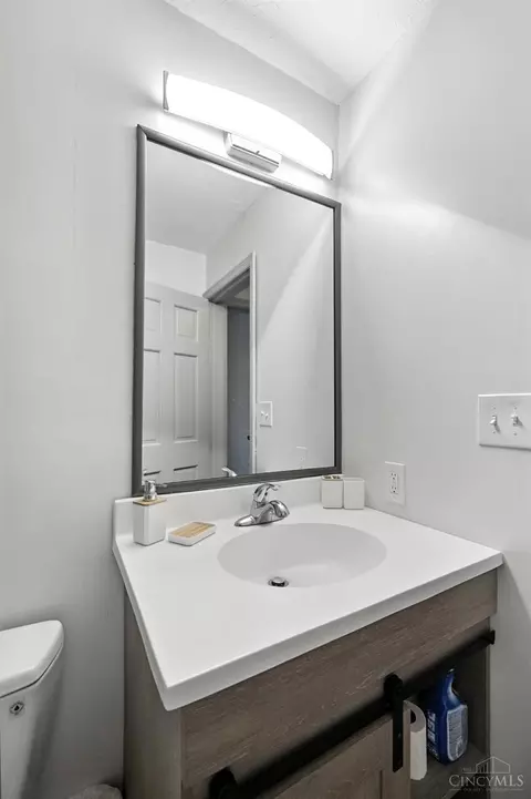 2070 Adams Rd, Cincinnati, OH 45231 photo 26
