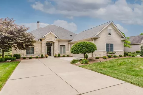 765 Yankee Trace Dr, Centerville, OH 45458