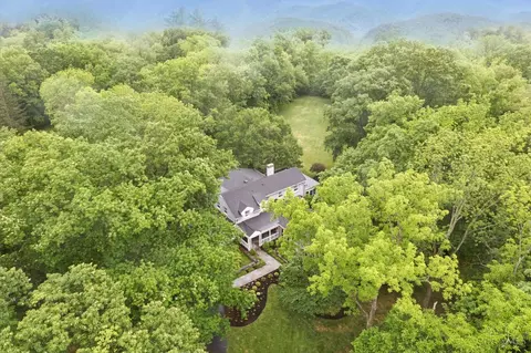 8700 Hopewell Rd, Cincinnati, OH 45242