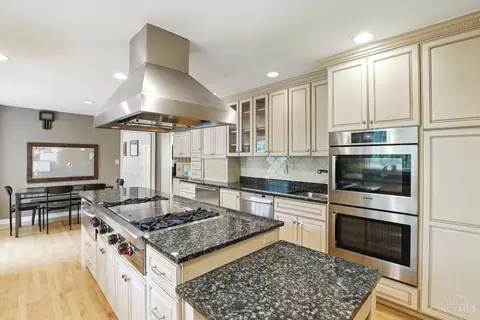 Kitchen - 8700 Hopewell Rd, Cincinnati, OH 45242 photo 1 of 2