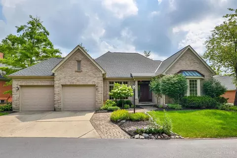 3 Thomas Ct, Glendale, OH 45246