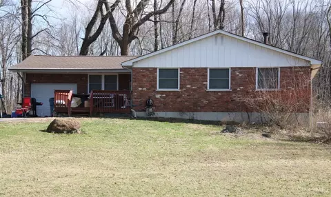 42 Rose Ln, Amelia, OH 45102