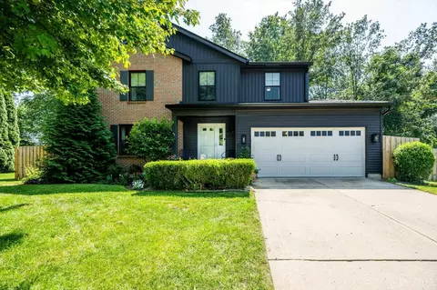 8055 Kings Ct, Hamilton Township, OH 45039