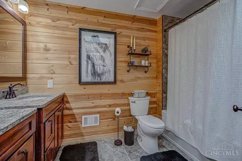 Bath - 5732 Fourson Dr, Cincinnati, OH 45233 photo 2 of 4