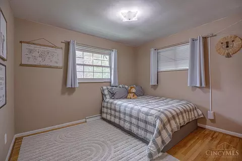 Bedroom - 5732 Fourson Dr, Cincinnati, OH 45233 photo 4 of 9