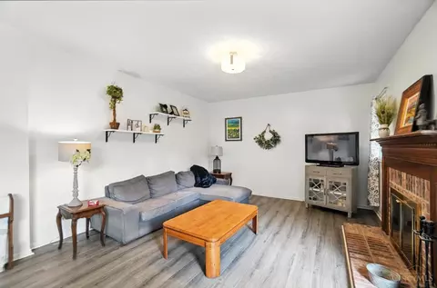 Living - 3536 Stoneboat Ct, Maineville, OH 45039 photo 3 of 3