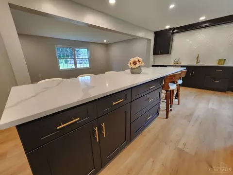 Kitchen - 2191 Flomar Ct, Cincinnati, OH 45233 photo 3 of 9