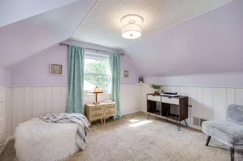 Bedroom - 33 Hadley Rd, Greenhills, OH 45218 photo 7 of 8